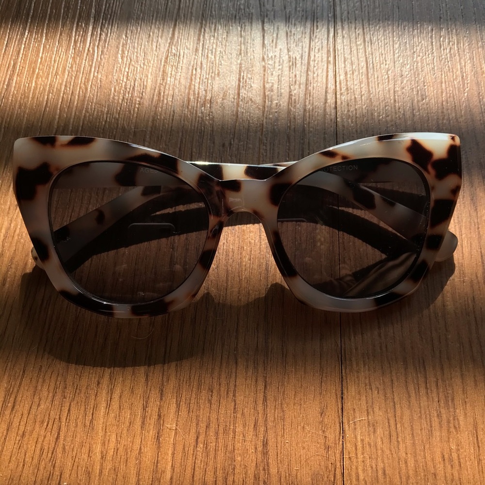 Tortoise shell cat eye sunglasses